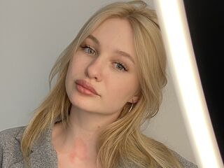 camgirl masturbating with dildo OdeliaMilbourn