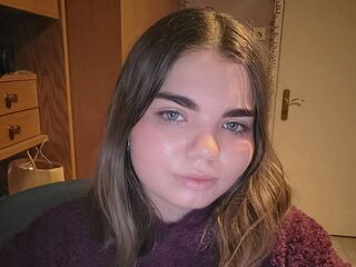 camslut masturbating RedaChinzi