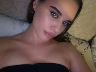adult web cam chat RhiannonJumper