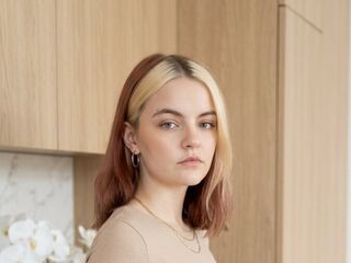 nude gamgirl RinaWilliams