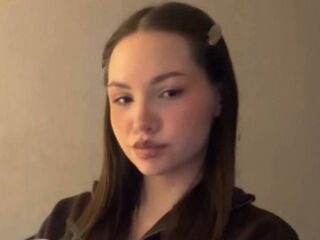 naughty camgirl masturbating with dildo RolandeViscarra