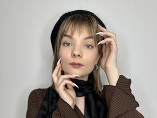 camgirl masturbating with vibrator ScarlettMoreau