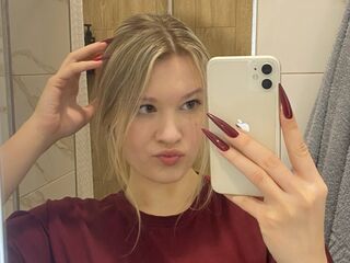 adult cam video chat SkyeDavi