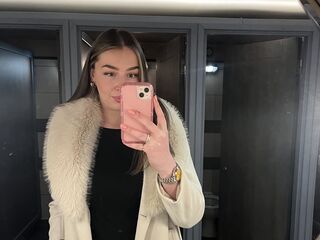masturbating cam girl SweetChloex