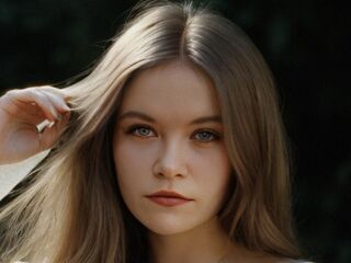 webcamgirl chat room TaitAppling