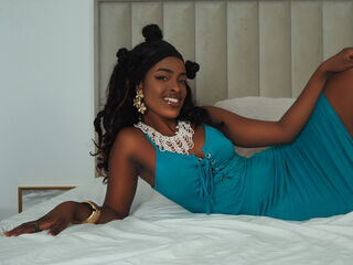 girl shaving pussy TylaCherie