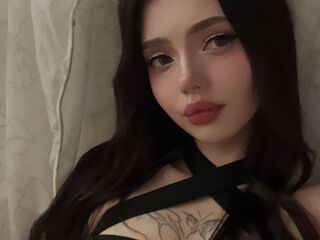 girl showing tits Xnnaa