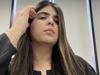 cam girl masturbating with vibrator ZaraDani