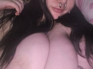 Curvyandflirty4
